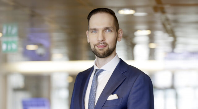 Joel Kuuva kuvattuna edestä päin